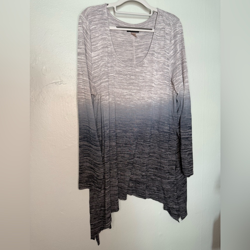 Torrid Super Soft Plush V-Neck Sharkbite Hem Tunic Top - Picture 2 of 10